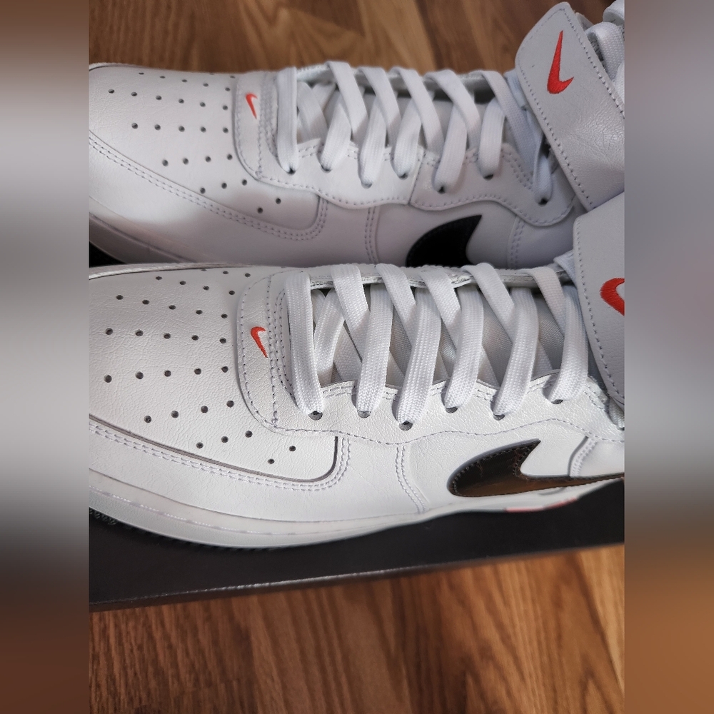 Nike White High-Top Sneakers with Black Swoosh and Pink Details - Picture 16 of 16